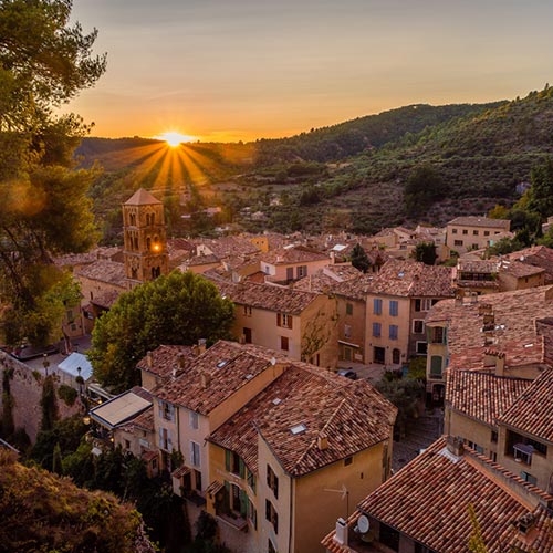 Moustiers-Sainte-Marie Moustiers-Sainte-Marie